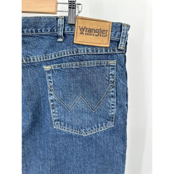 Wrangler Rugged Wear Jeans Mens 42x32 Straight Leg Med Wash Denim Classic Fit - Picture 7 of 8